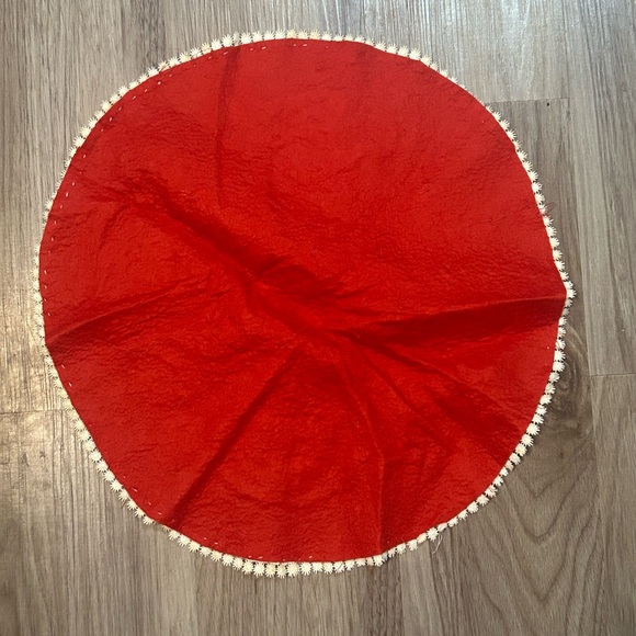 Vintage Red Felt and Sequin Christmas Circular Table Topper - Picture 4 of 4